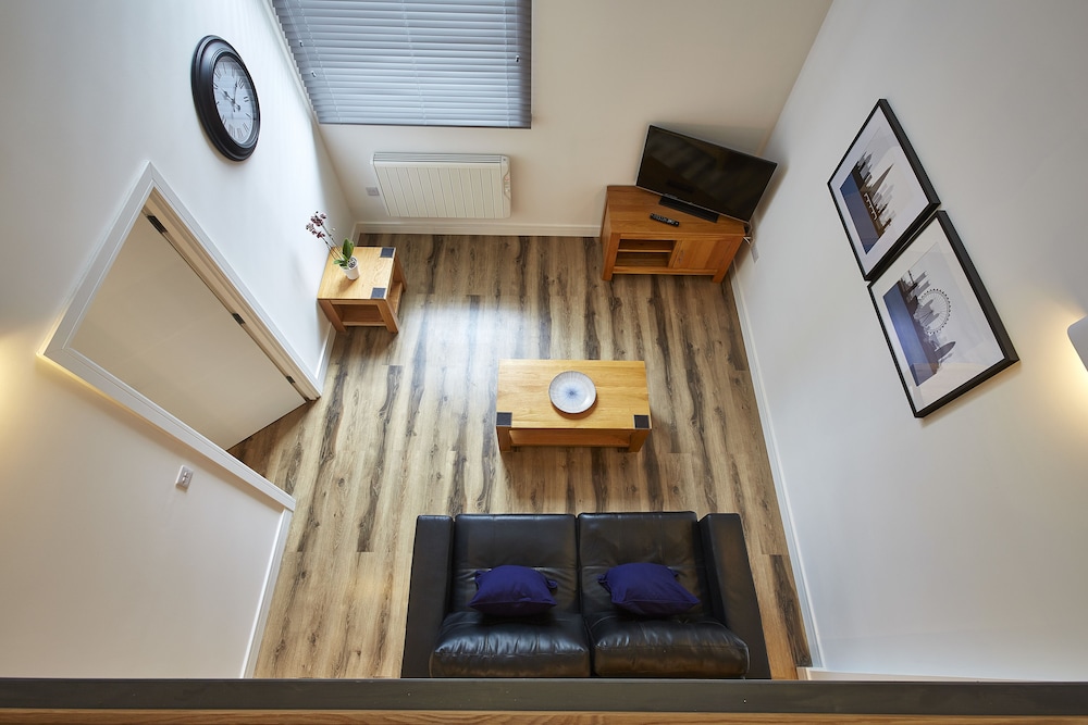 Burkhardt Hall by Viridian Apartments