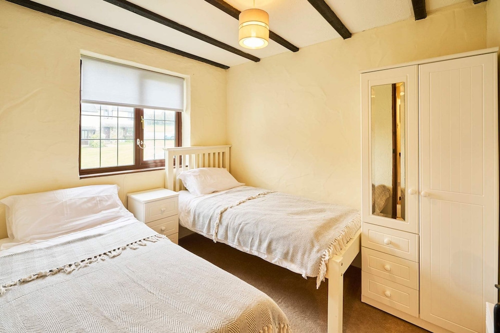 Host Stay Providence Cottage