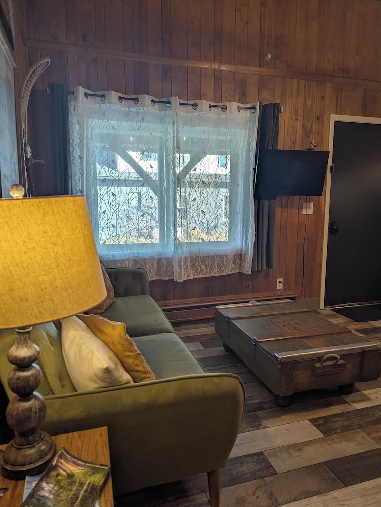 Feather Nest Inn