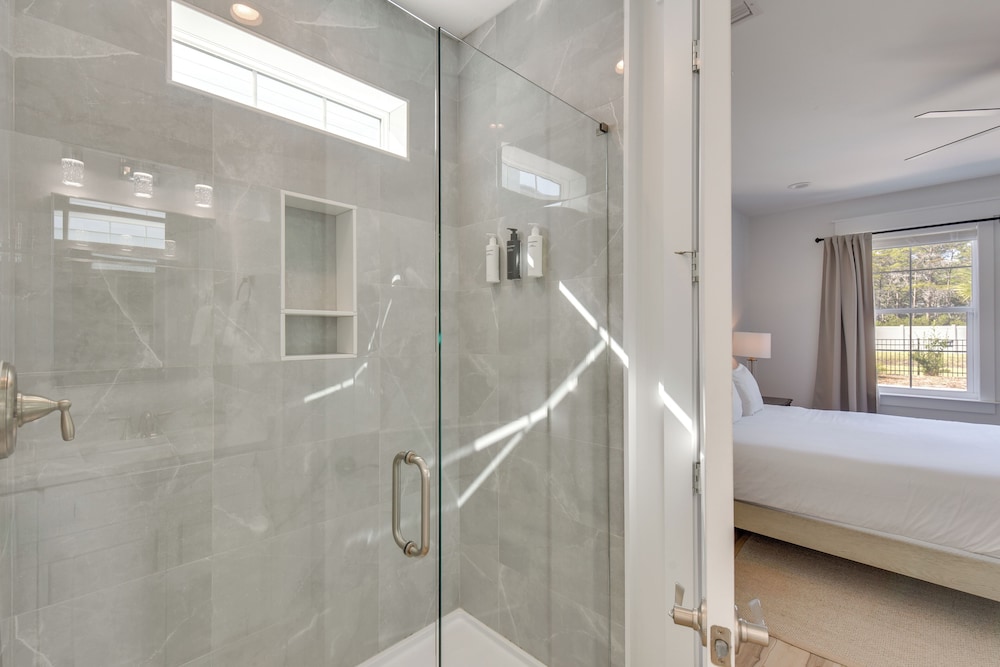 Walk to Pier: Modern PCB Getaway w/ Private Pool!