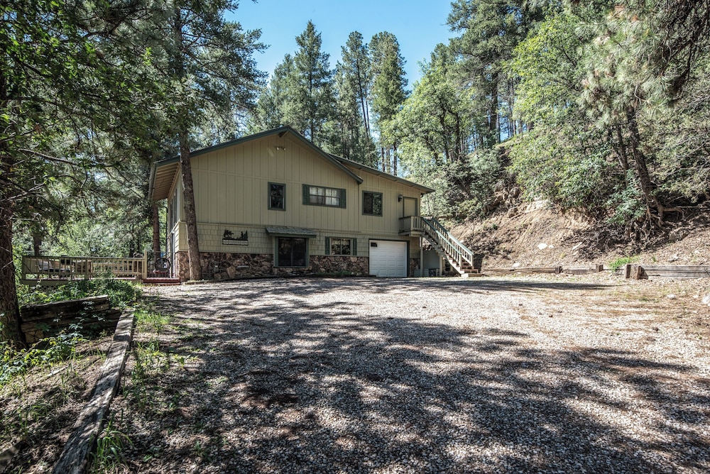 Tis Holiday Haus by Ruidoso Vacation Rentals