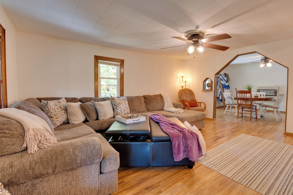 Pets Welcome: Tranquil Retreat w/ Yard in Jewett!