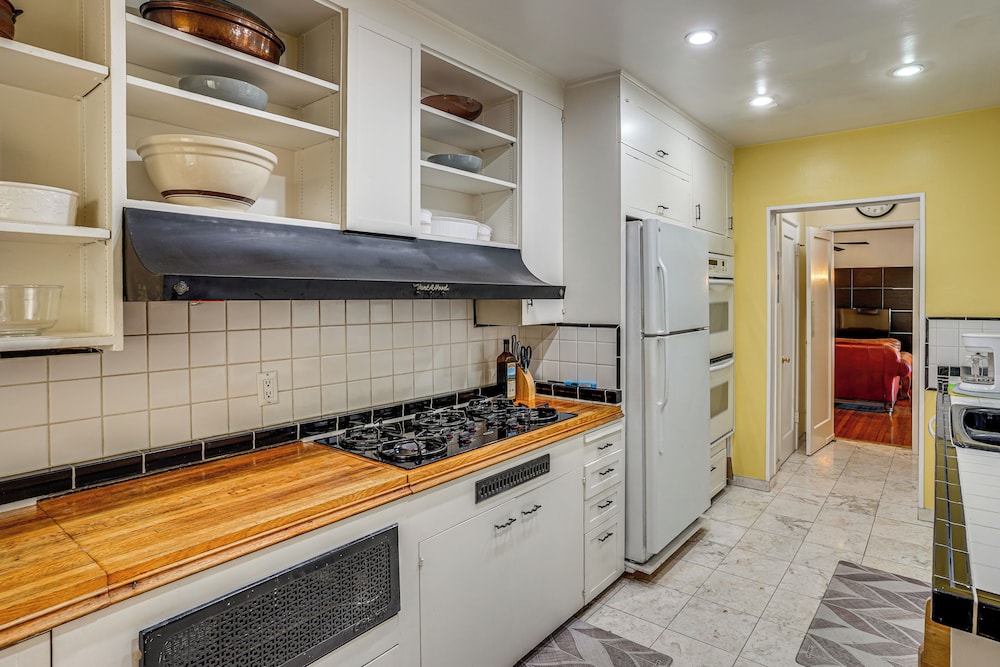 Beachfront Living in Long Beach: 2,500 Sq Ft Condo