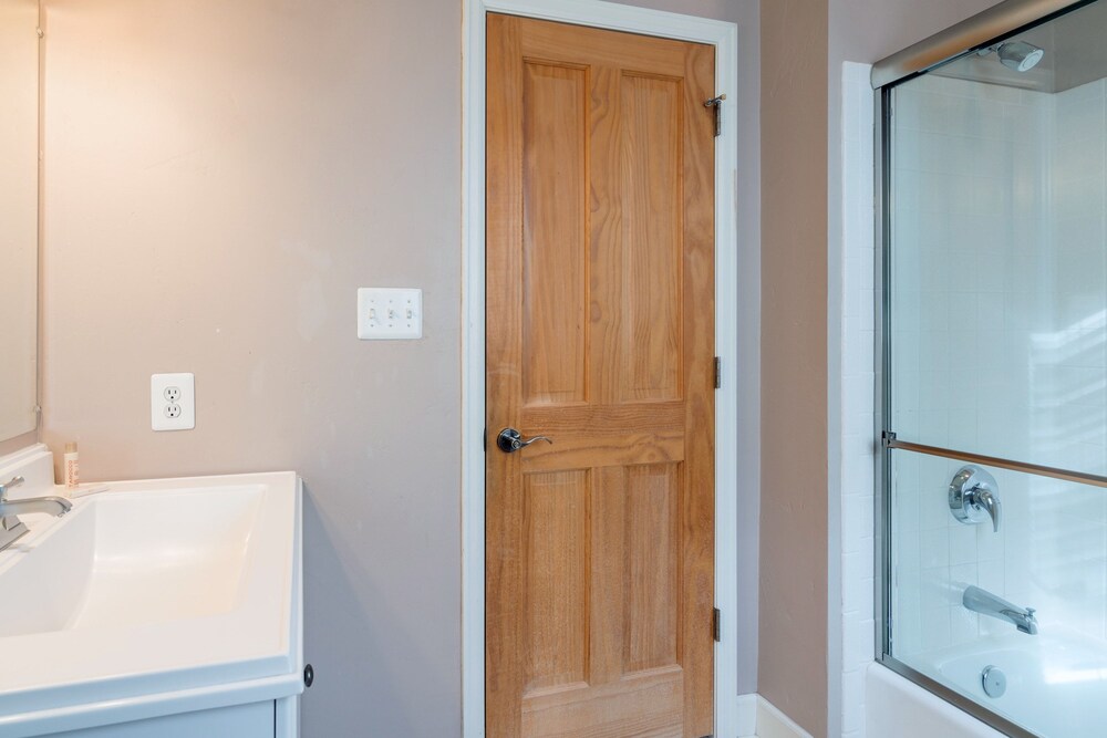 Bachman Village 14 by Avantstay Close To Town The Slopes w Hot Tub Permit 12038