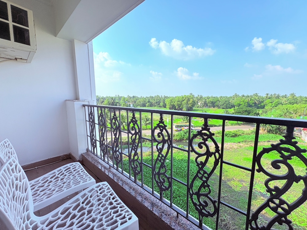Hotel Jairam Way Bay