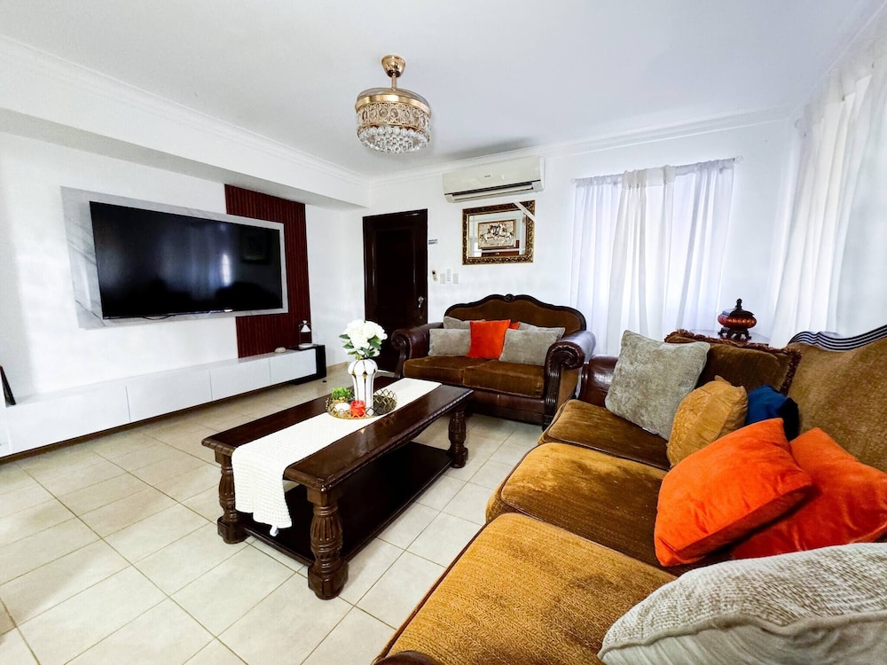 Jacuzzi Haven Villa!