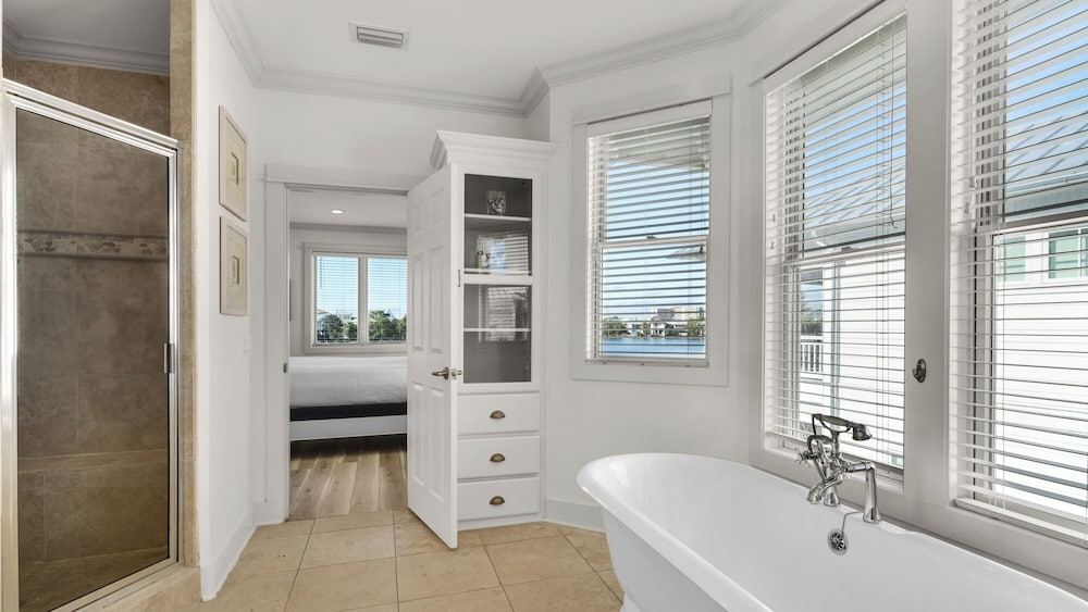 Lakefront Haven in Carillon Beach