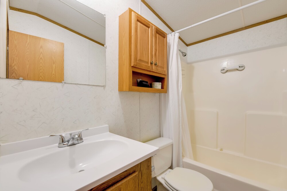 Blue Ridge Base Camp: Resort Cabin in Waynesville