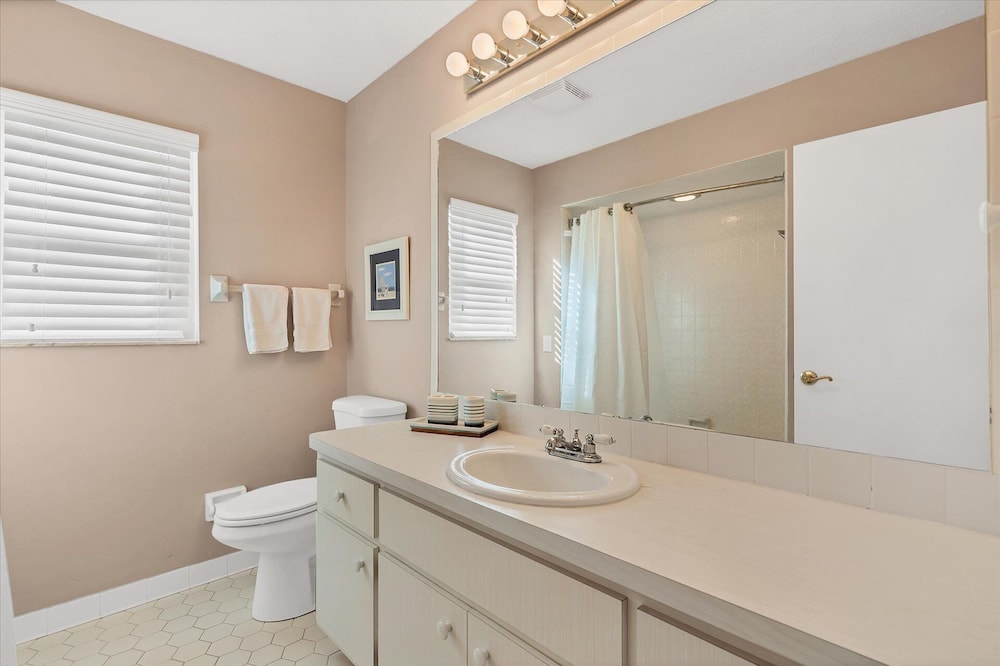 1406 Surfbird Court