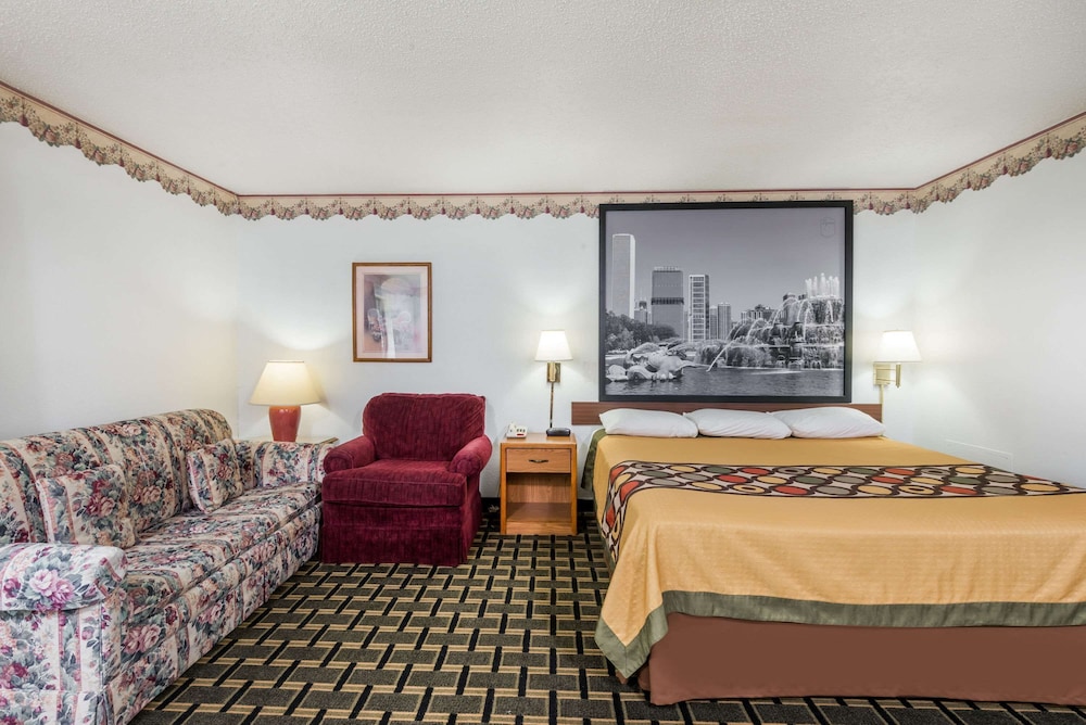 Super 8 by Wyndham Coshocton Roscoe Village