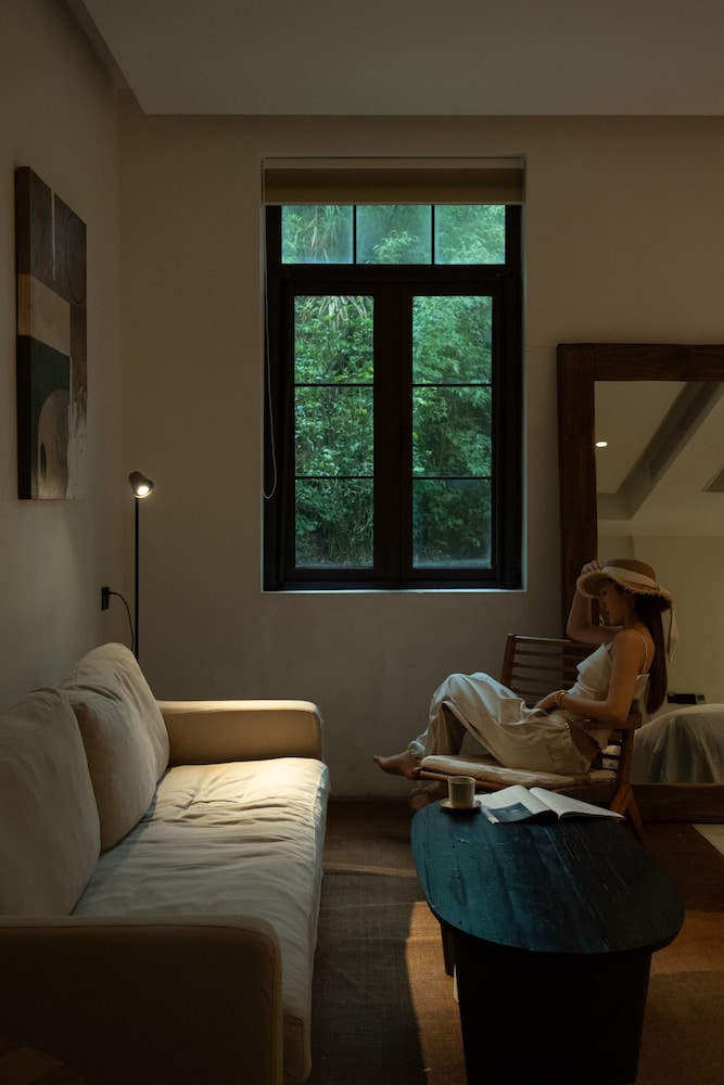 Miyue Shenzhen Tianlu Secret Wild Wizard Holiday Hotel
