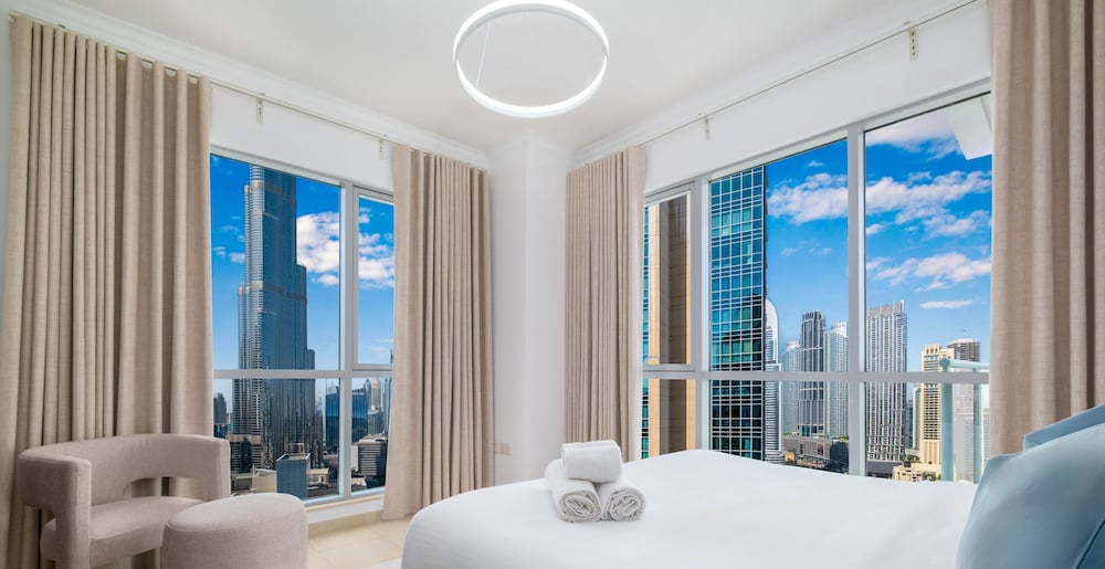 LUX The Burj Khalifa Fountain View Suite 3