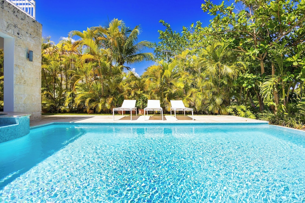 Villa Buganvilla 252 - 4BR Pool Jacuzzi Golf