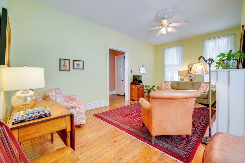 Walk to Beach: Cape May Home w/ Screened Patio!