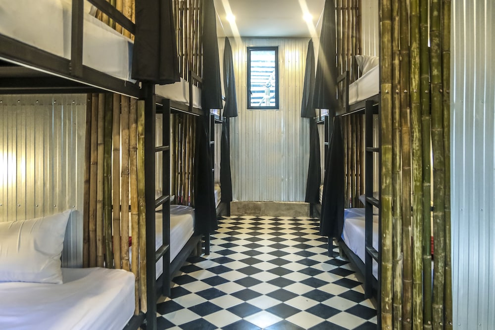 Phanganist Hostel