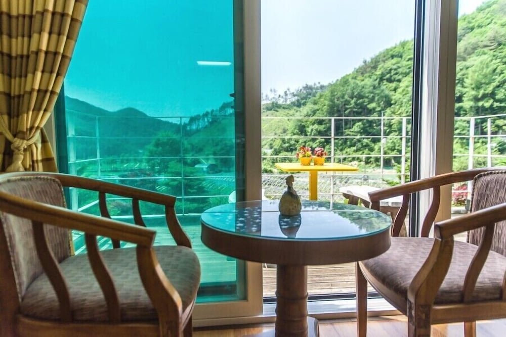 Sunny Junny Pension