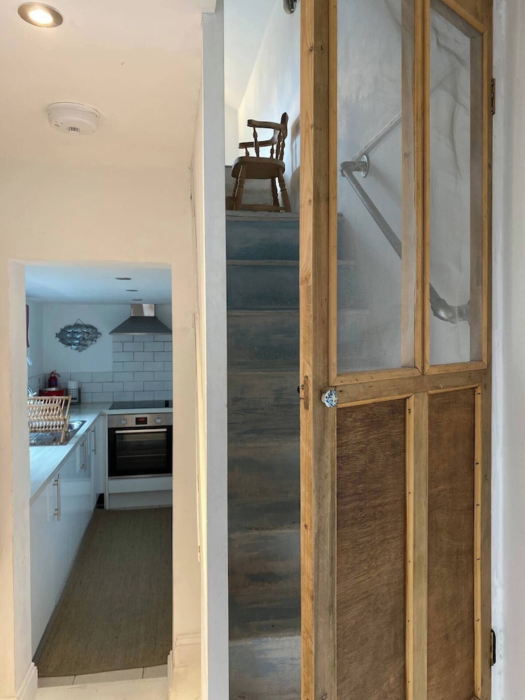 Isle Escape Retreat- Sleeps 4, Garden & Games Room