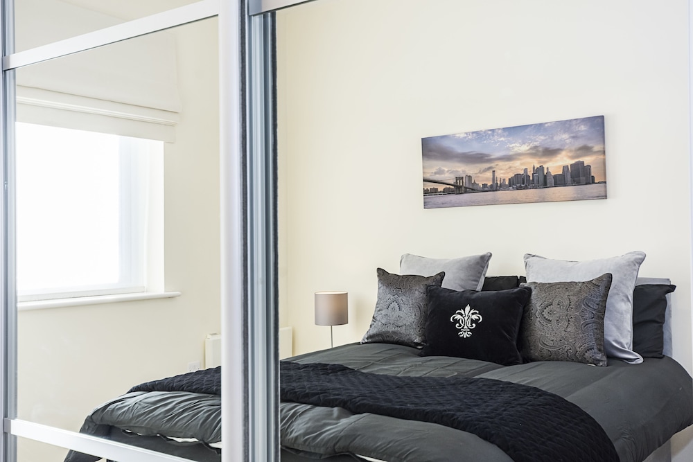 Heron House Apartments