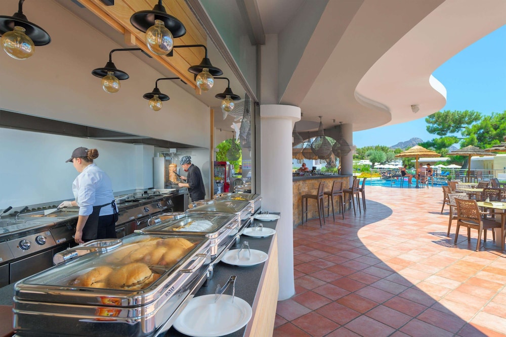 Porto Angeli Beach Resort – All Inclusive
