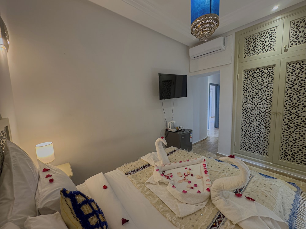 Riad Tonaroz Gold