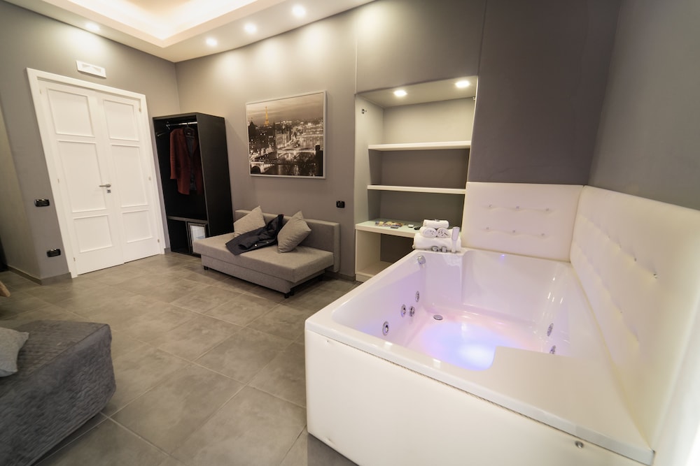 P.C. Boutique H. Napoli Centro by ClaPa Group Dislocated Hospitality