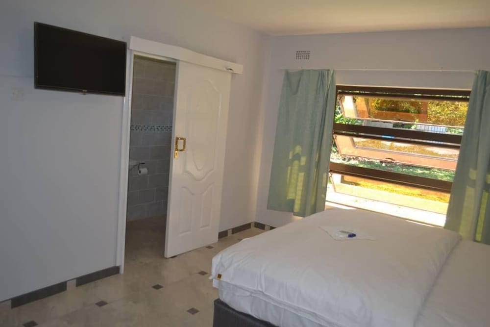 Eastern Highlands Retreat view 4