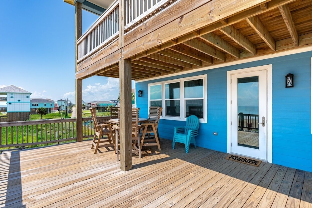 Oceanfront Manor 4 Bedroom Home