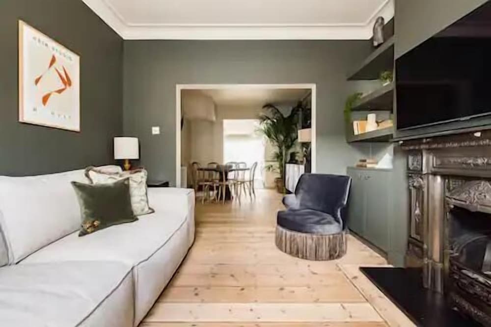 The North Kensington Cottage No 2
