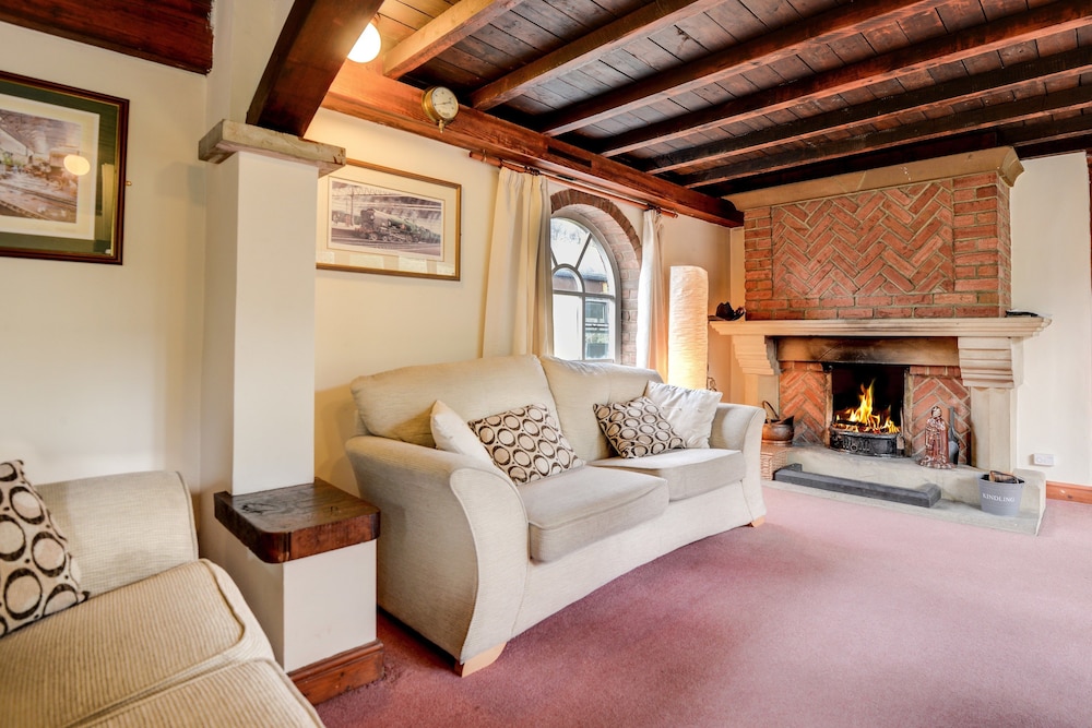 Holiday Cottages and North Star Apartment