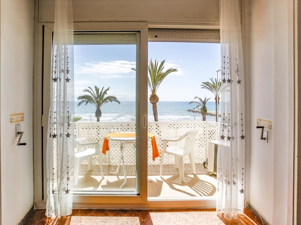 Apartamento Acogedor en Primera Linea Liliane