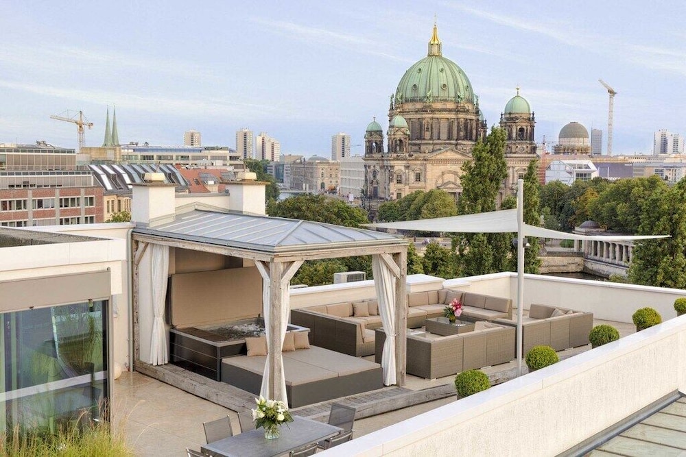 Monbijou Penthouse by Suite.030