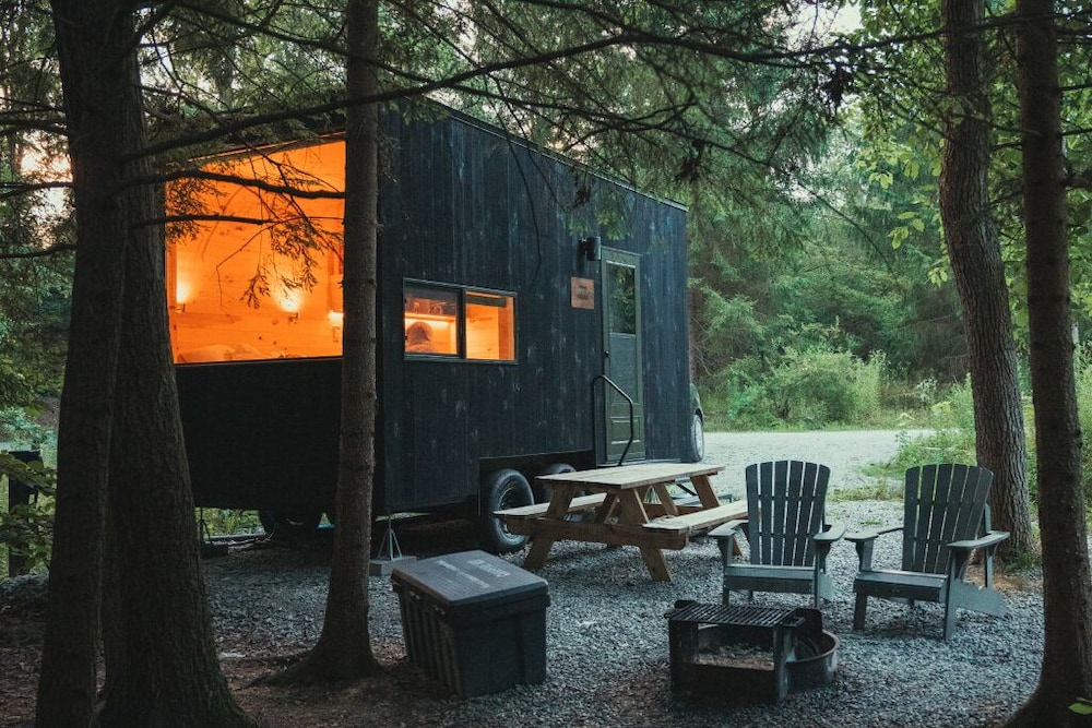 Postcard Cabins Lake Hartwell, Outdoor Collection by Marriott Bonvoy