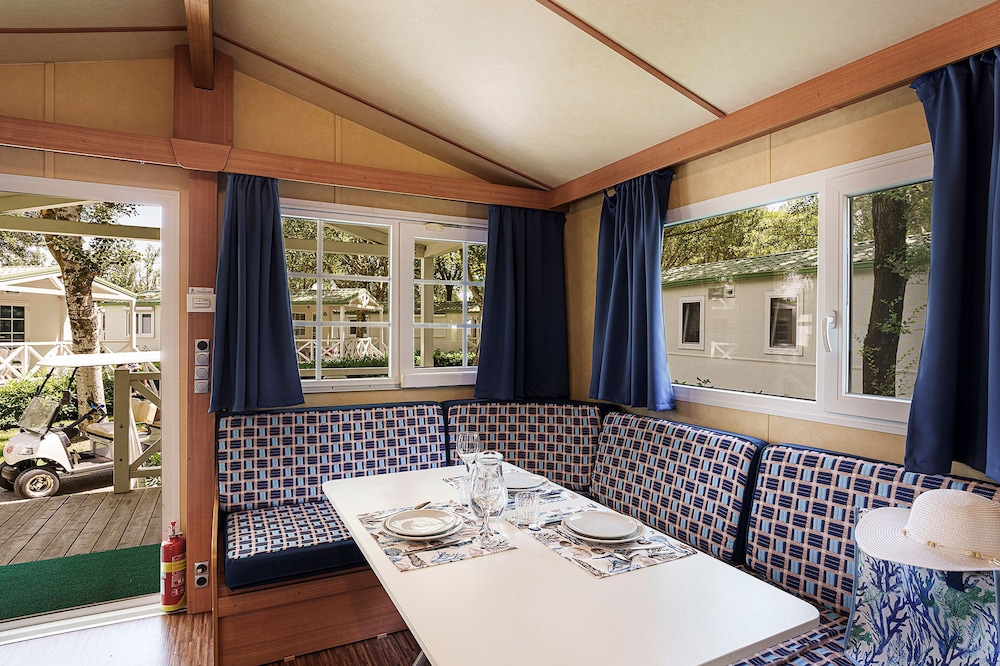 Isamar Holiday Village