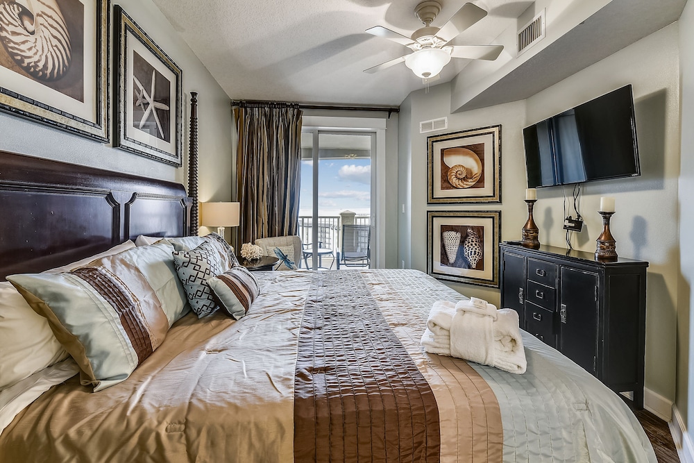 Grand Panama Beach Resort by Book That Condo