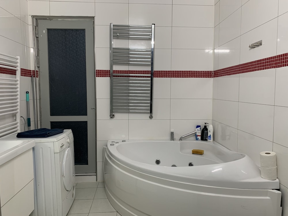 Rose Gerden Apartments and rooms