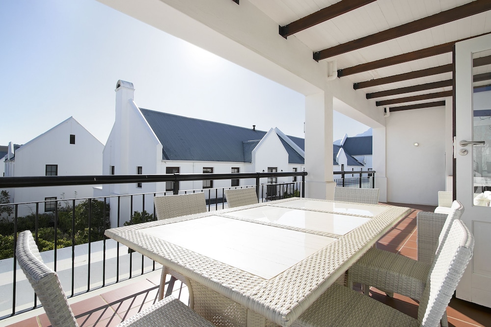 Winelands Golf Lodges at De Zalze