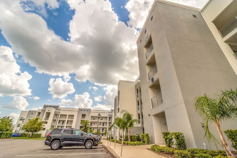 Beautiful Decor 2BR Apartment Near Disney
