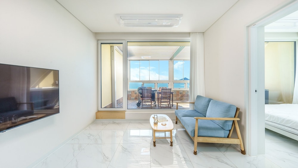 Yeosu Stay Raonpine Spa Pension