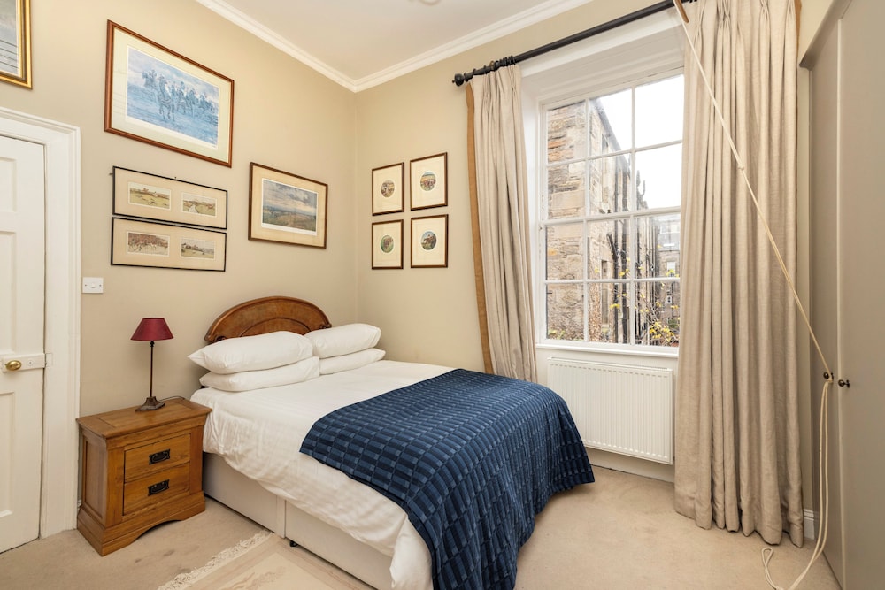 Luxury Family Flat in Edinburgh New Town