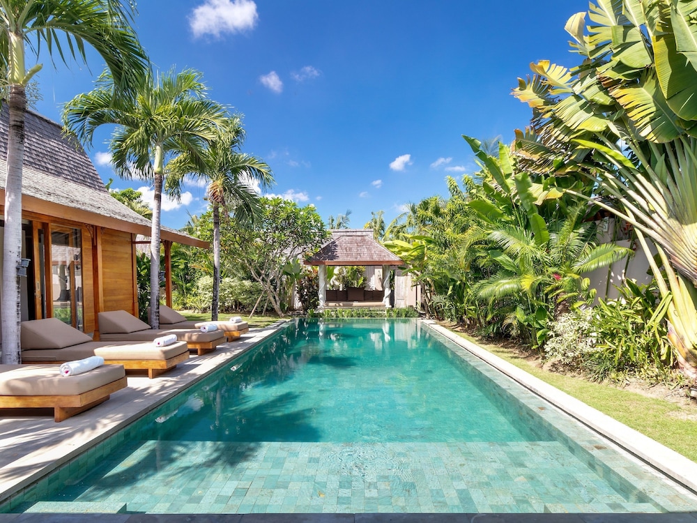 Mannao Estate by Villa Finder