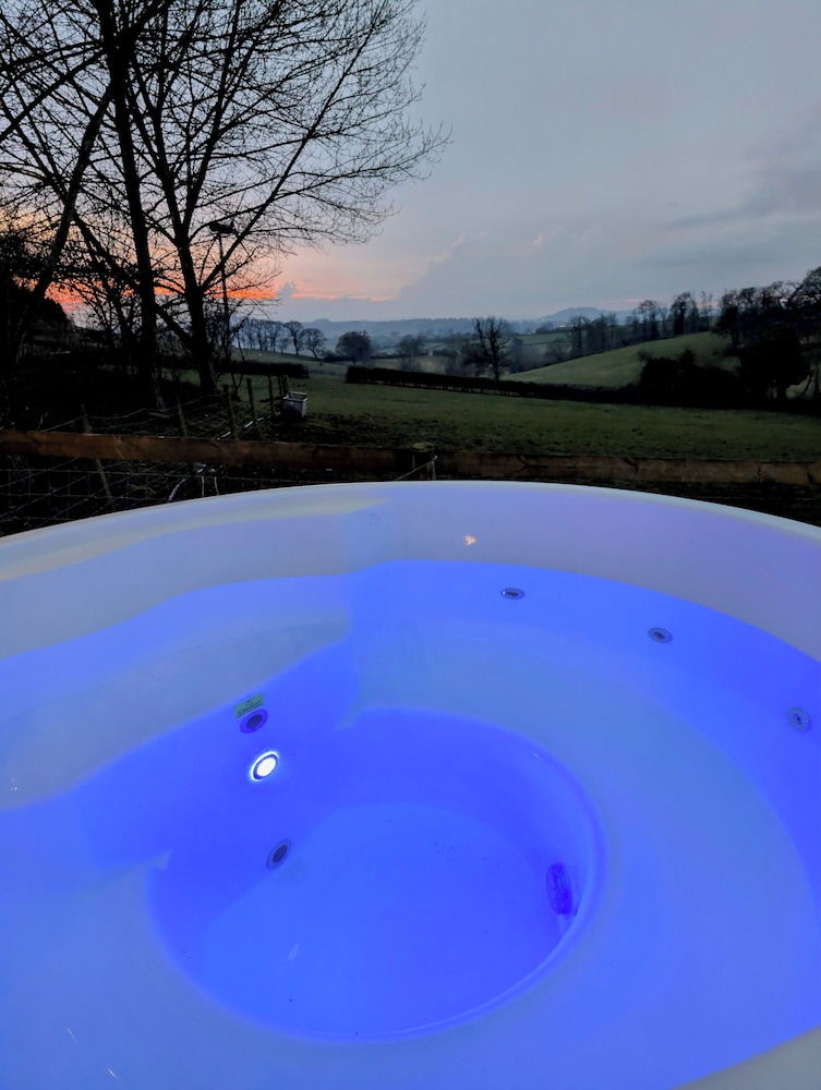 Caplor Glamping and Lodges