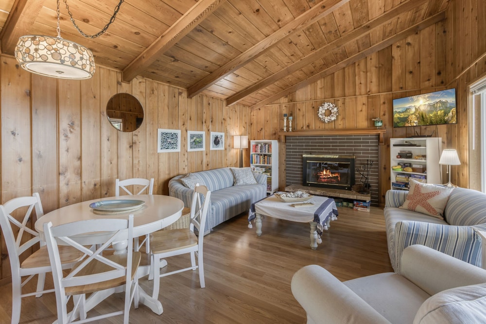Captain s Retreat in Shelton