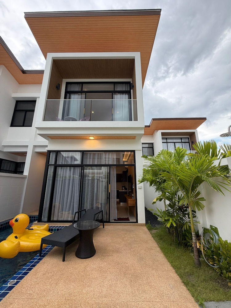 Goldena Residence Pool Villas