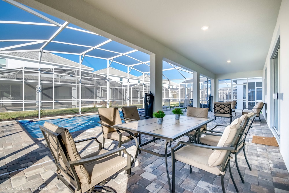 9 Bedroom Rental for 18 Guests - Image 1