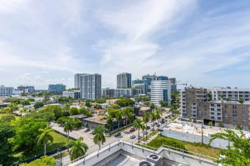Modern 1BR Apt In Edgewater Free Parking