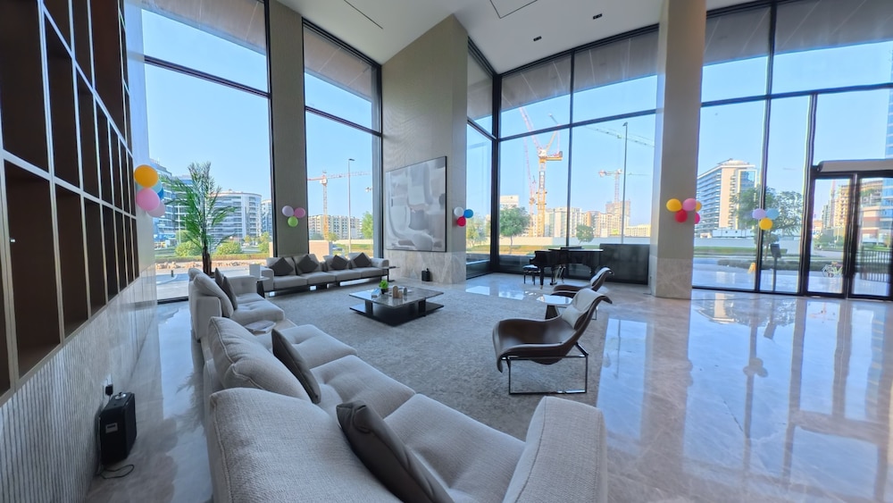 Beverly Boulevard By HMB HOMES