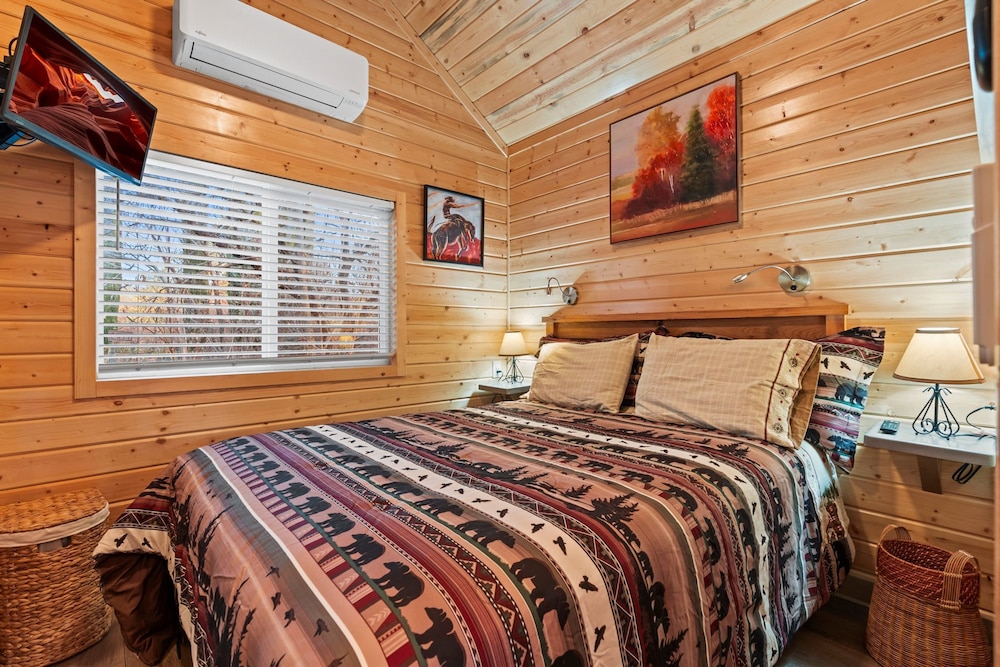 NEW Moondance Majestic Mini Cabin Cathedral Rock
