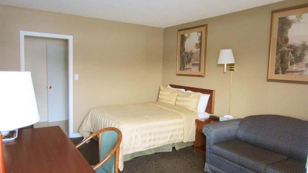 Village Inn & Suites
