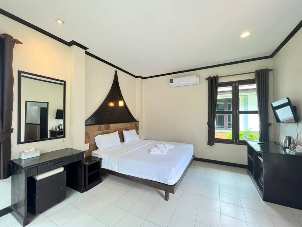 Iyara Boty Resort