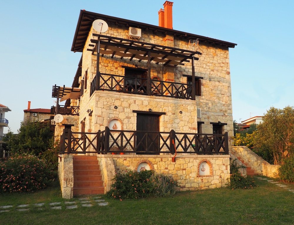 Halkidiki Luxurious Stonehouses